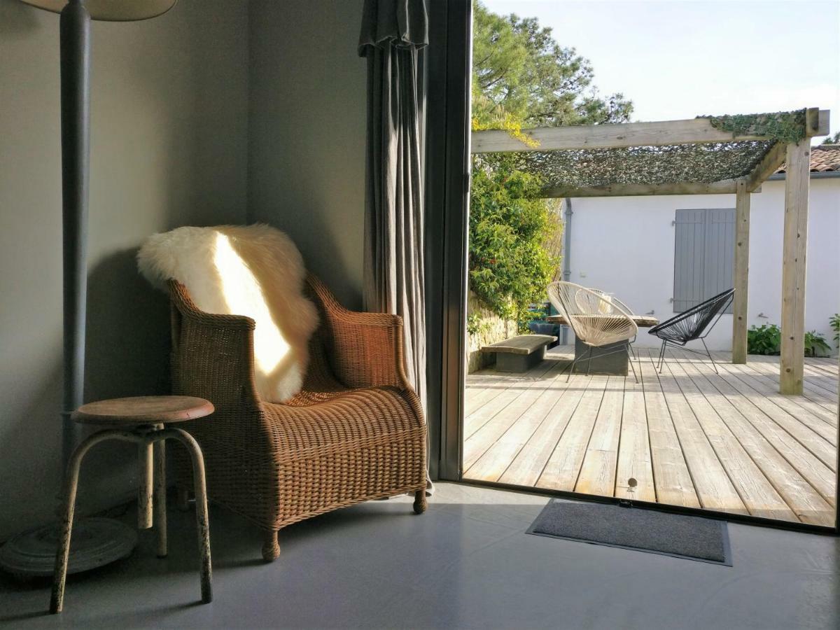 Derrière la plage : suite, patio et pergola Le Bois-Plage-en-Ré Extérieur photo